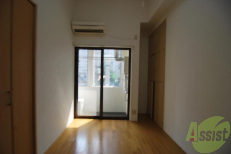 居室・リビング　明るい室内