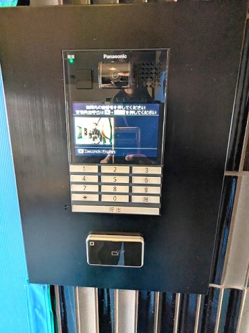 セキュリティ　タッチキーのモニター付オートロックセキュリティです