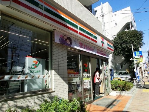 コンビニ　セブンイレブン文京湯島２丁目店（コンビニ）まで114m