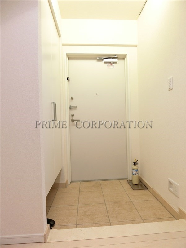 玄関　※参考写真※