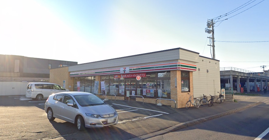 コンビニ　セブンイレブン札幌南郷通21丁目店（コンビニ）まで310m