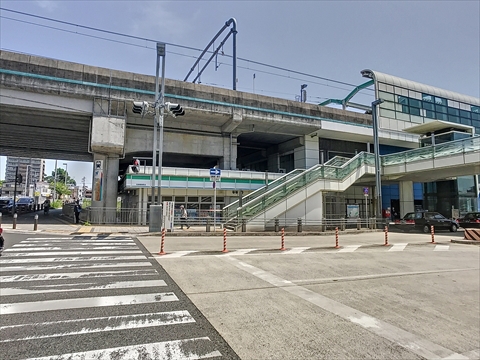 コンビニ　ファミリーマート名鉄鳴海駅店（コンビニ）まで704m