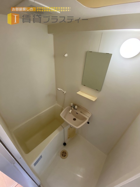 バス・シャワールーム　１日の疲れをバスルームでゆっくりと…。