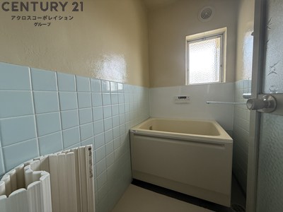 バス・シャワールーム　コンパクトで使いやすいお風呂です