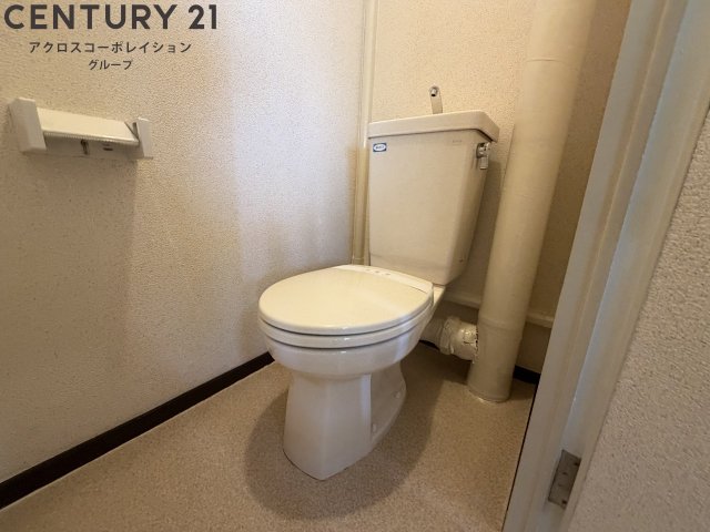 トイレ　落ち着いた色調のトイレです