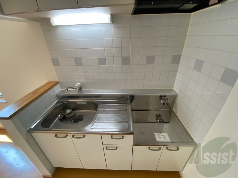 キッチン　キッチンです。ご自身でコンロを設置していただけます。