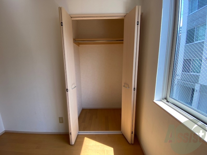 収納　寝室の収納です。部屋がすっきり片付きます。