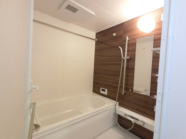 収納　換気暖房乾燥機付き浴室