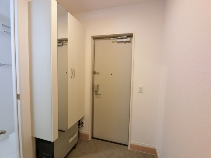 その他部屋・スペース　鏡付きシューズボックス