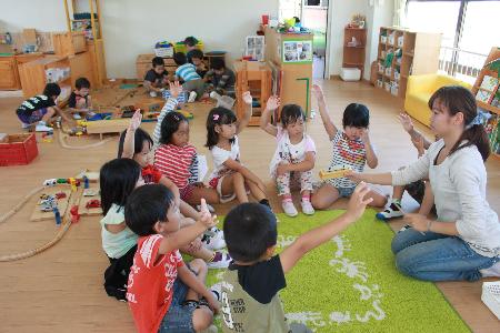 幼稚園・保育園　久々知おもと保育園（幼稚園・保育園）まで256m