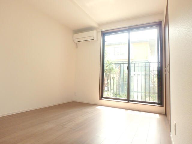 居室・リビング　フローリングです