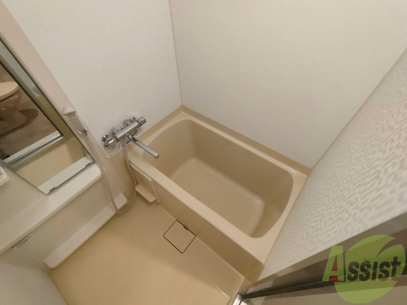 バス・シャワールーム　お風呂になります。一日の疲れを癒してくださいね。