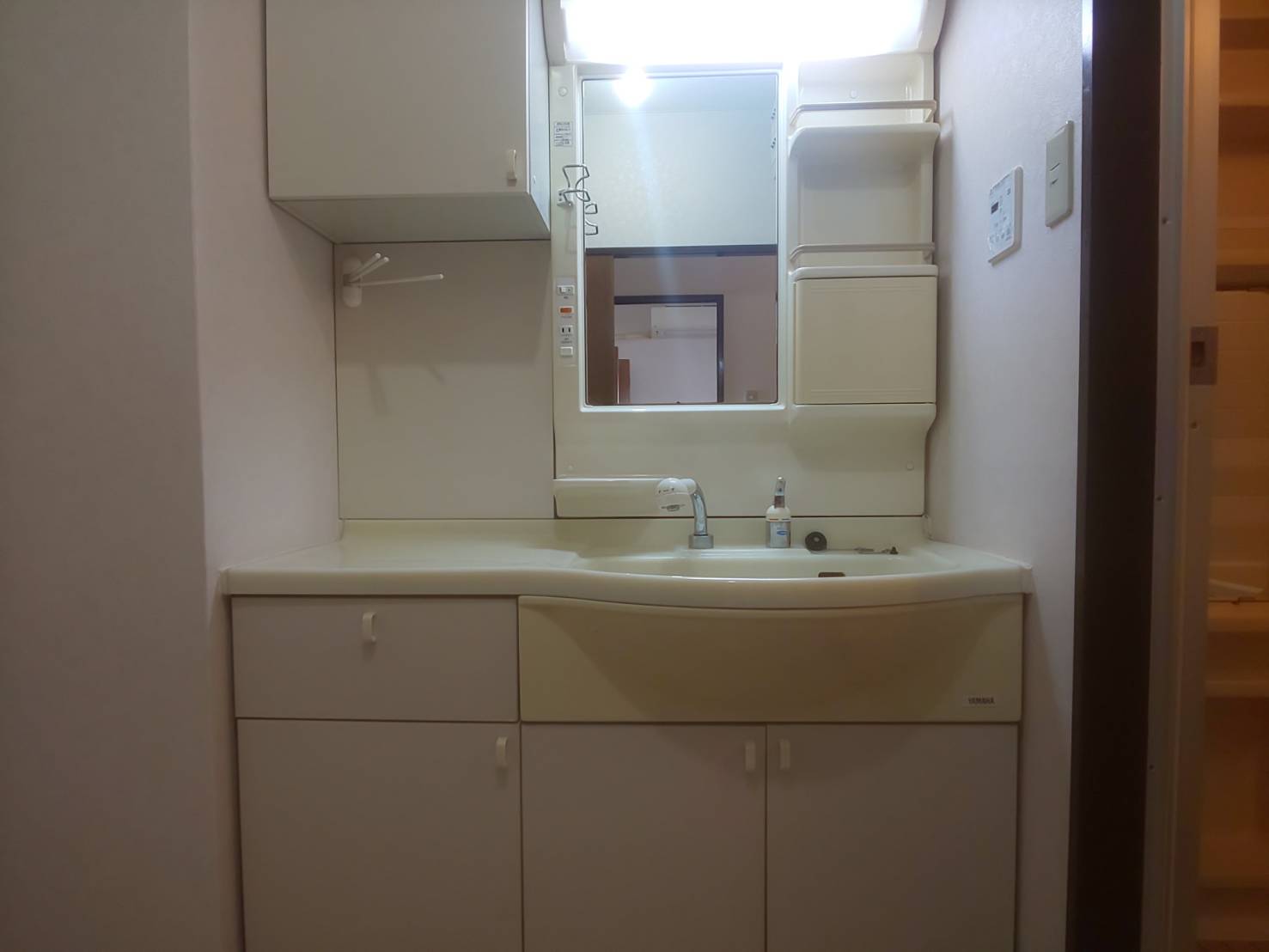 洗面設備　広々シャンプードレッサー