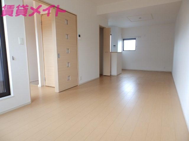 居室・リビング　同型参考写真