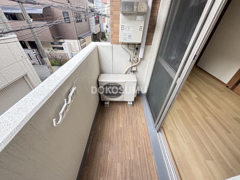 バルコニー　心地よい風と光を感じる、暮らしの楽しみが広がる場所。