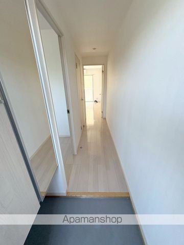 FS Apartmentの玄関写真