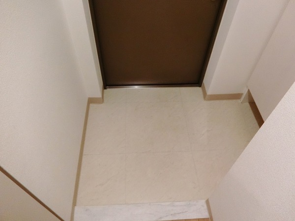 玄関　シューズボックスあり！