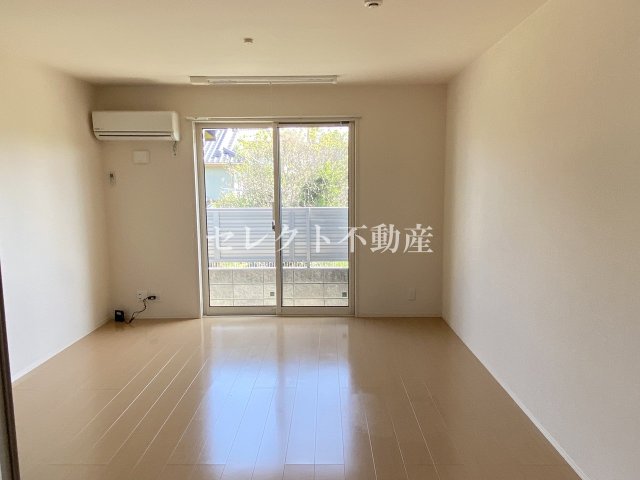 居室・リビング　【ソレアードD-1】