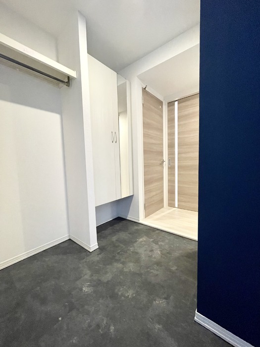 玄関　シューズボックス、ハンガー