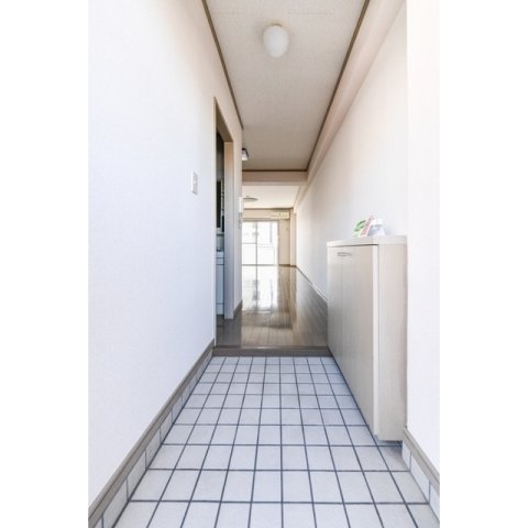 玄関　明るい廊下^^