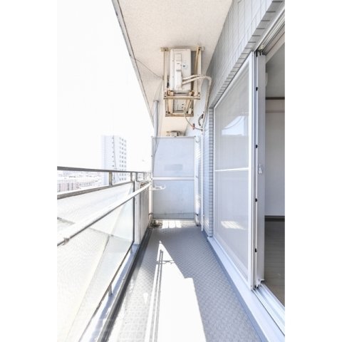 バルコニー　洗濯物も十分干せますね☆