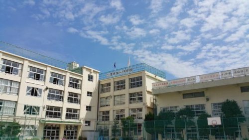 中学校　品川区立荏原第一中学校（中学校）まで97m