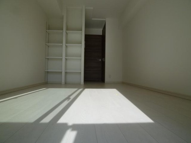 居室・リビング　室内はフローリングです