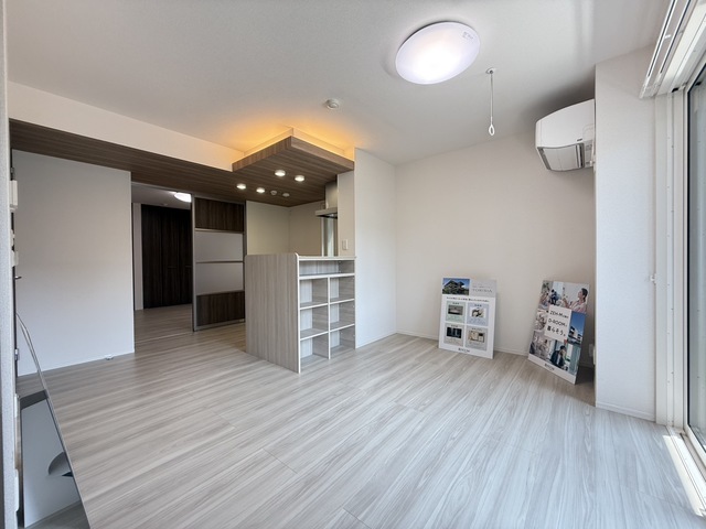 居室・リビング　同施工会社参考写真です