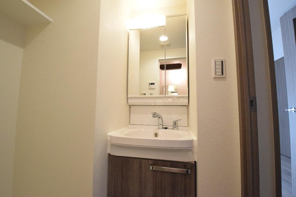 洗面設備　洗髪洗面化粧台