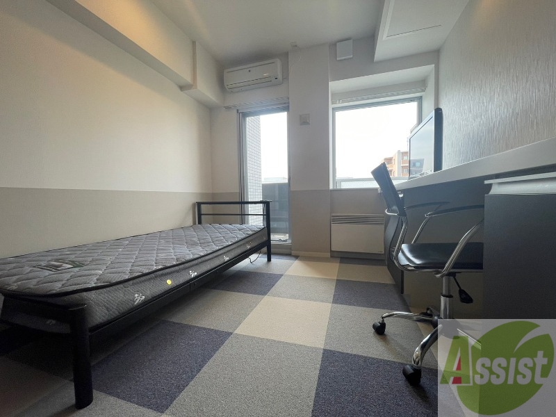 その他部屋・スペース　寝室はこちらです。光が差し込む、温かみのあるお部屋です。