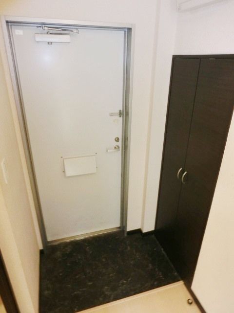 玄関　シューズボックス付きの玄関です