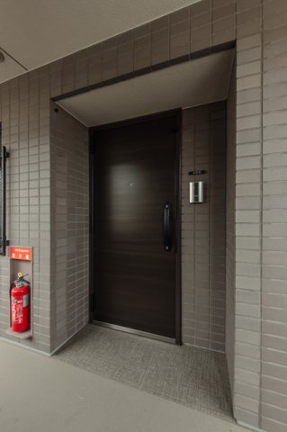 玄関　※写真は同タイプ住戸です。