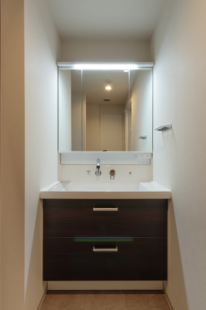 洗面設備　※写真は同タイプ住戸です。