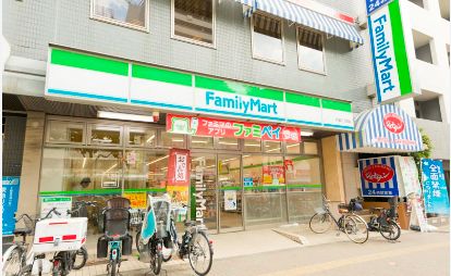 コンビニ　ファミリーマート月島二丁目店（コンビニ）まで260m
