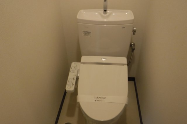 トイレ　他のお部屋の参考写真となります。