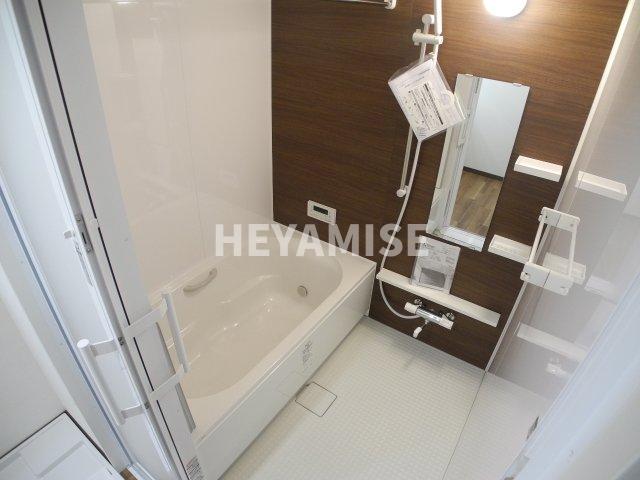 バス・シャワールーム　※室内画像は類似物件のもの