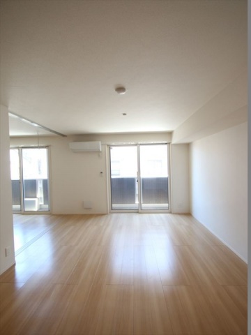 居室・リビング　12.58帖リビング　南向きで明るいお部屋