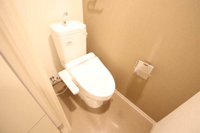 トイレ　※別室の参考写真の為、現況優先です。