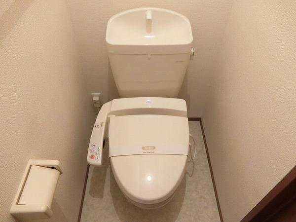 トイレ　ウォシュレット付き！