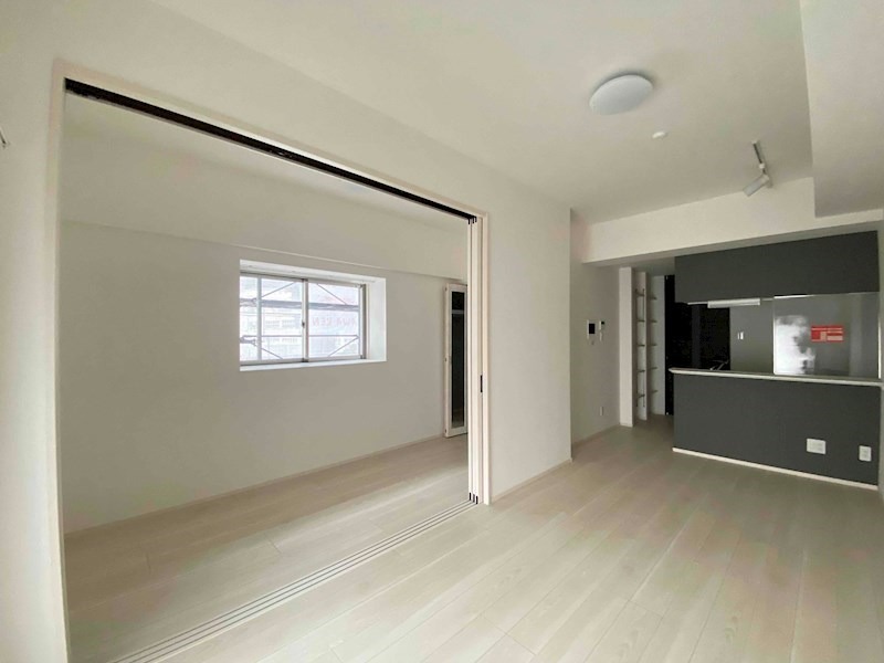 居室・リビング　別タイプのお写真です。