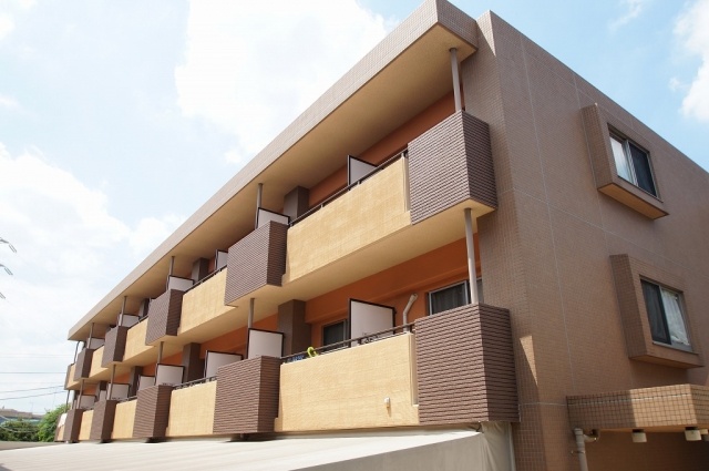建物外観　「２００3年１１月竣工の綺麗な物件です」
