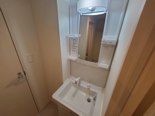 洗面設備　独立洗面化粧台付き