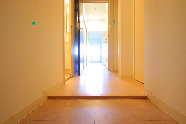 玄関　※別室の参考写真の為、現況優先です。