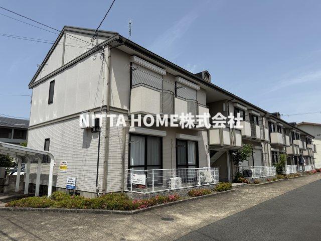 建物外観　駐車場１台無料付き★住みよい周辺環境です☆彡