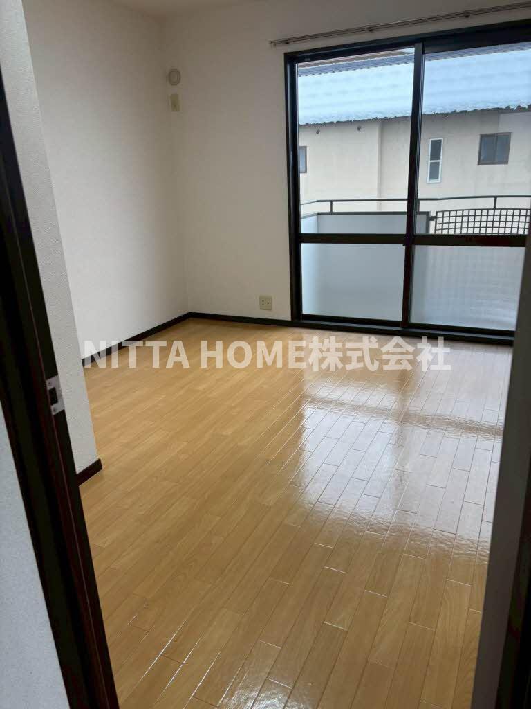 居室・リビング　リビングは１２．７帖です◎