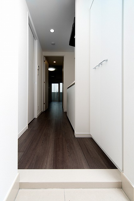 玄関　弊社は都内全域の物件をご紹介可能です！