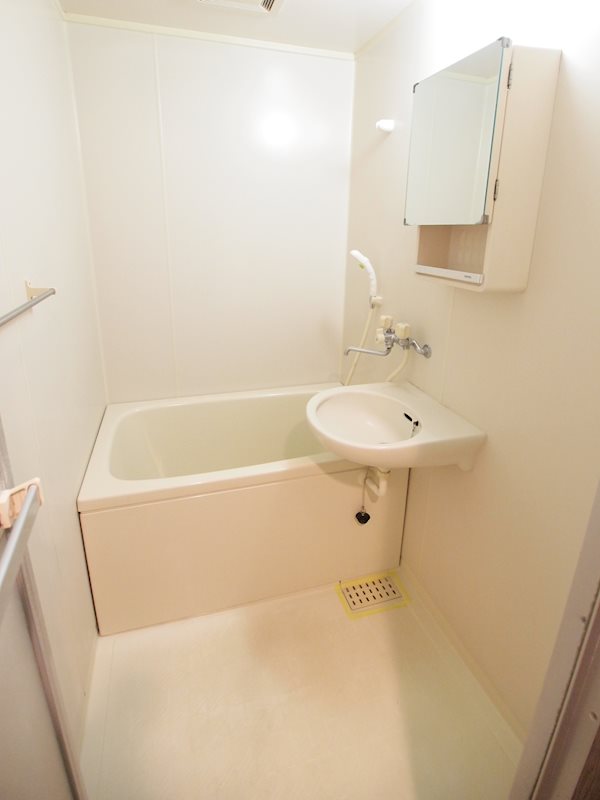 バス・シャワールーム　お風呂もきれい。