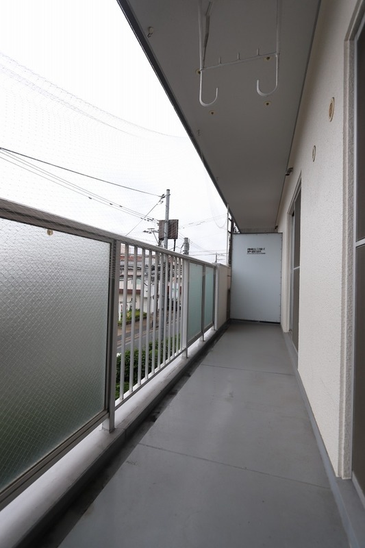 バルコニー　暖かな日差しのふりそそぐバルコニー