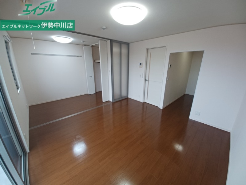 居室・リビング　同物件別室の画像です