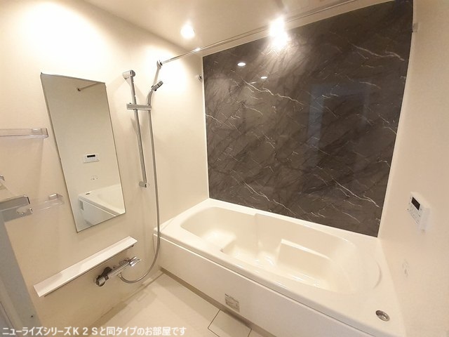 バス・シャワールーム　同一施工会社参考写真です